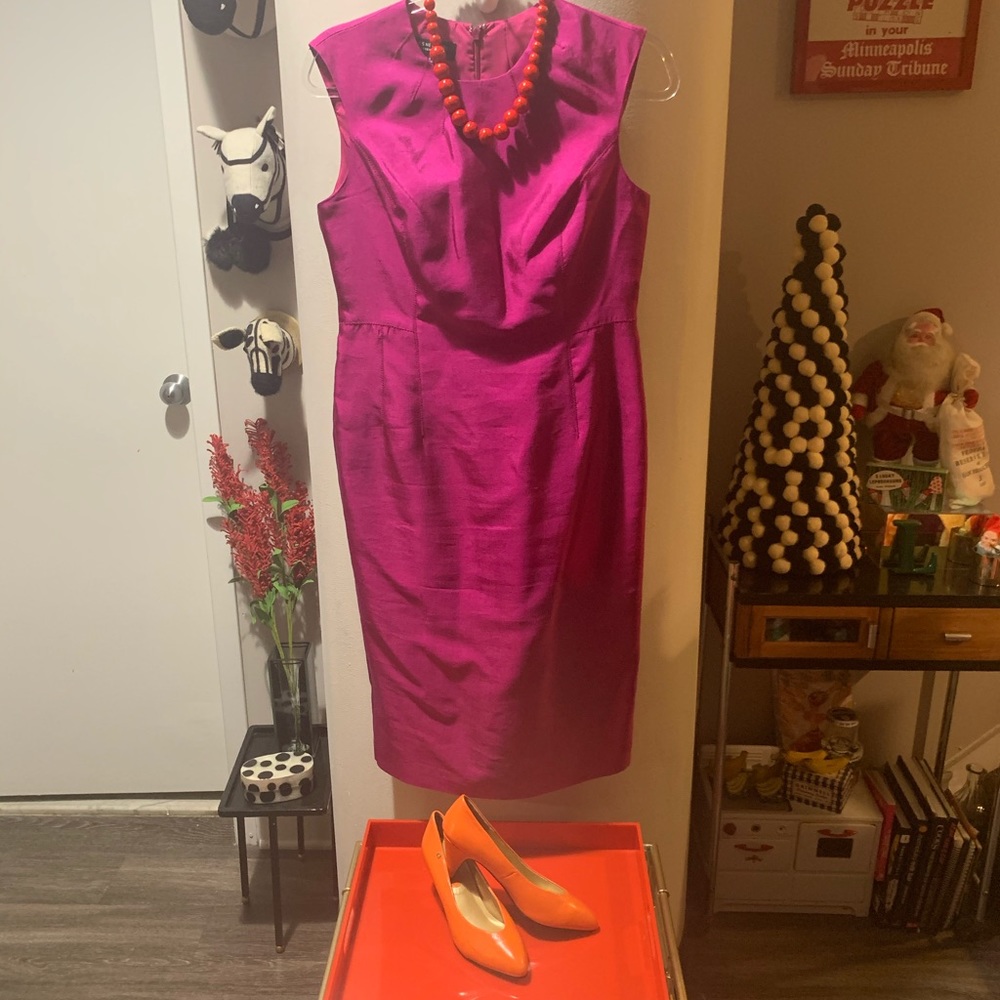 Bright pink Jones New York silk blend sheath pencil dress. Sz 6